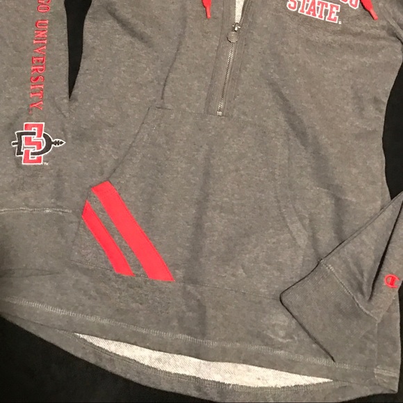 Champion Medium sweatshirt. San Diego Aztecs. - Picture 2 of 3